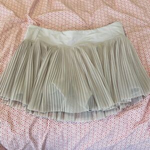 Lululemon pleated tennis skirt light pink/purple size 6